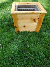 Load image into Gallery viewer, Cedar Planters - Short